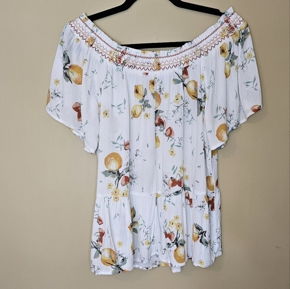 Nwt Maurices Fruit print Peplum top Size Small - Picture 2 of 8